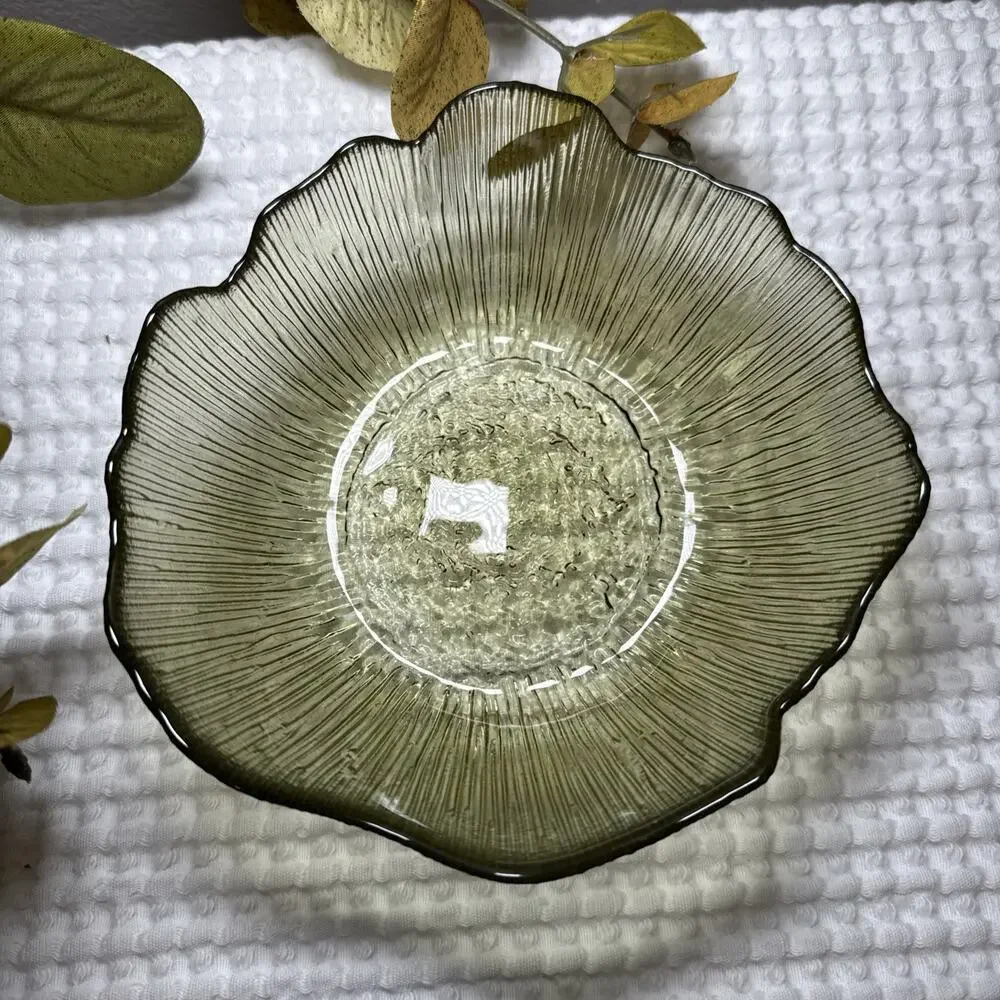 Vintage Scalloped Edge Avocado Green Ribbed Glass Dessert Berry Bowl 6” Decor